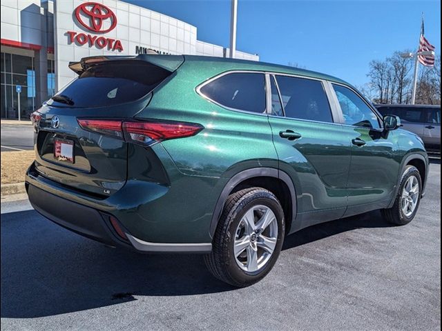 2023 Toyota Highlander LE