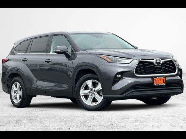 2023 Toyota Highlander LE