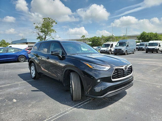 2023 Toyota Highlander LE