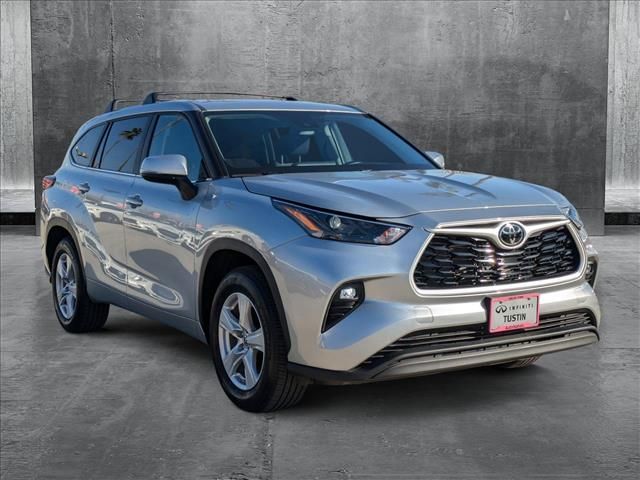 2023 Toyota Highlander LE