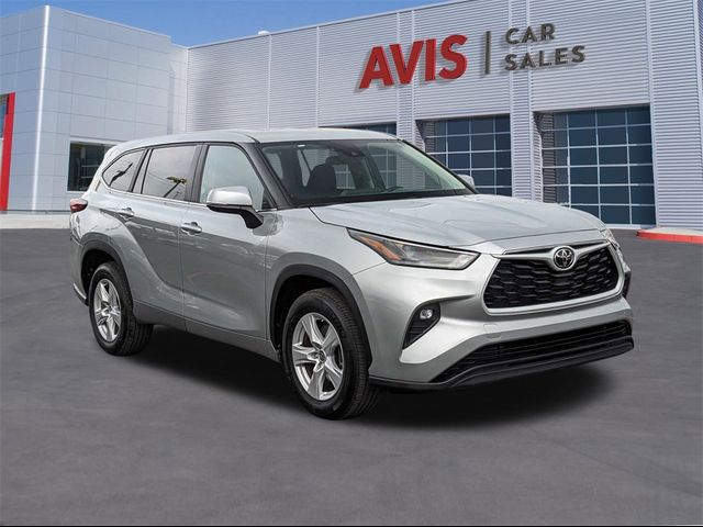 2023 Toyota Highlander LE