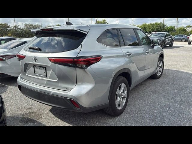 2023 Toyota Highlander LE