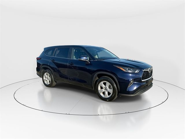 2023 Toyota Highlander LE