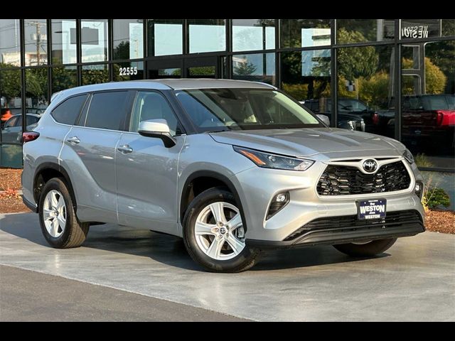 2023 Toyota Highlander LE