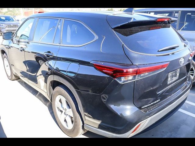 2023 Toyota Highlander LE