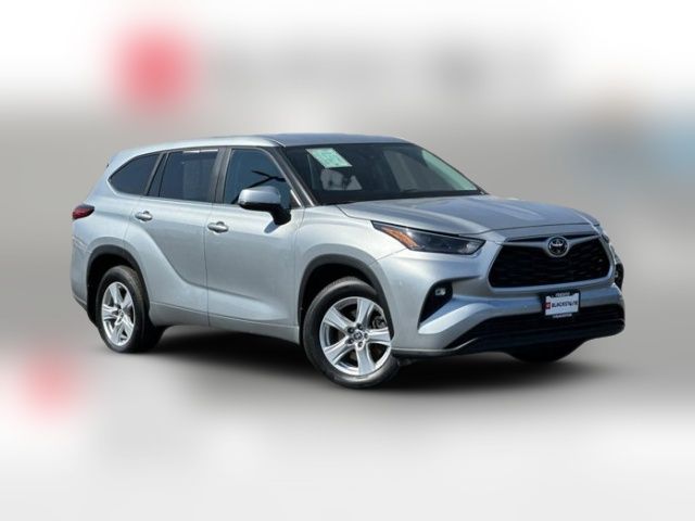 2023 Toyota Highlander LE