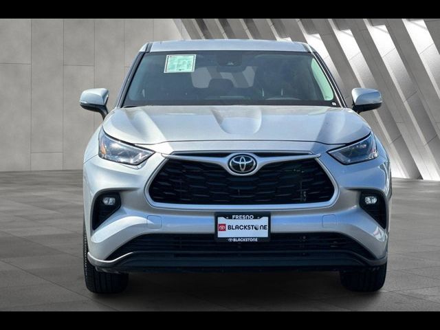 2023 Toyota Highlander LE