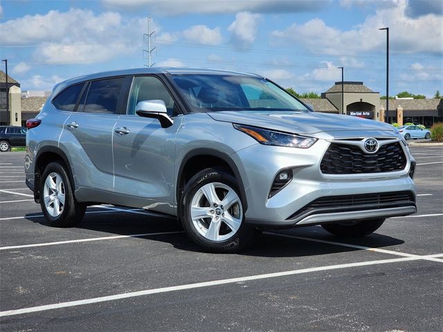 2023 Toyota Highlander LE