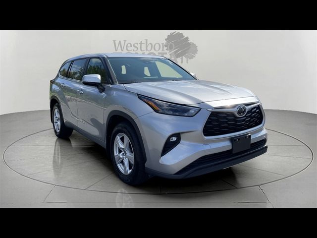 2023 Toyota Highlander LE