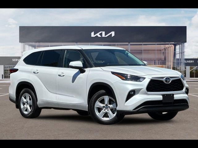 2023 Toyota Highlander LE