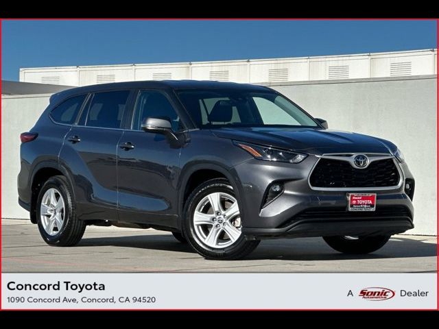 2023 Toyota Highlander LE