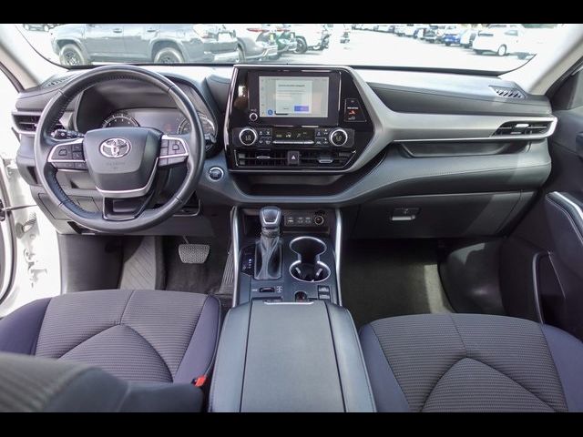 2023 Toyota Highlander LE