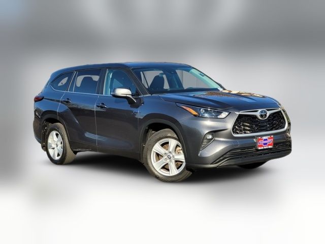 2023 Toyota Highlander LE