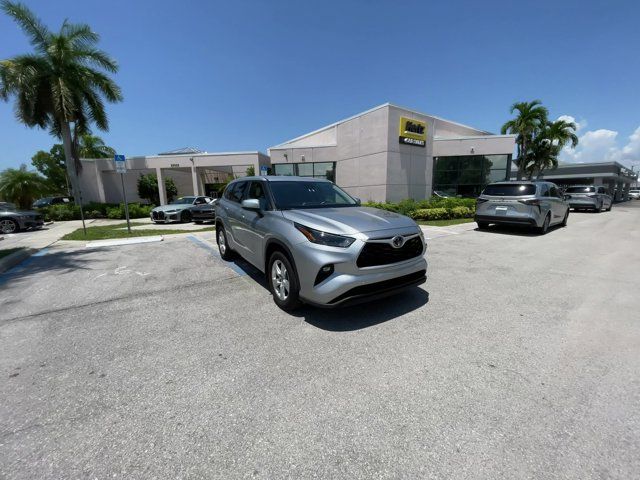 2023 Toyota Highlander LE