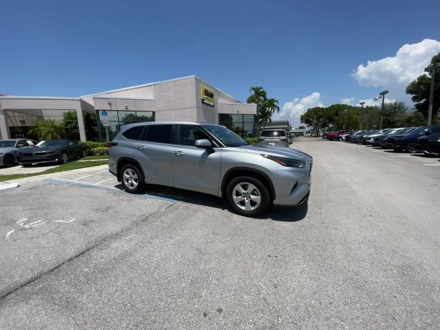 2023 Toyota Highlander LE