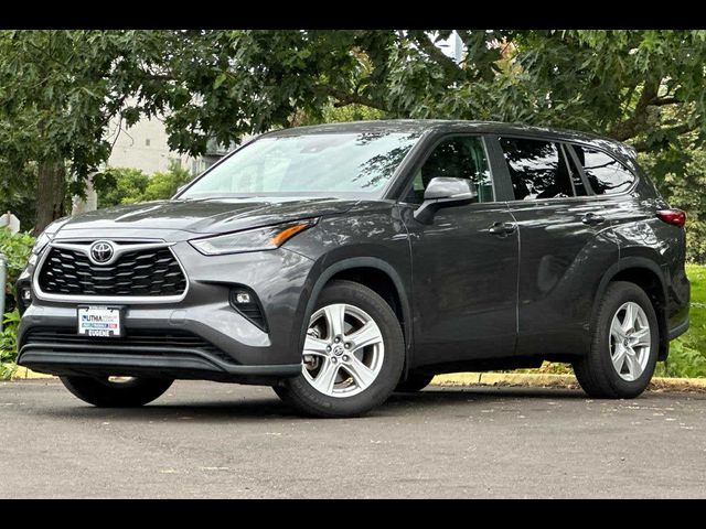 2023 Toyota Highlander LE