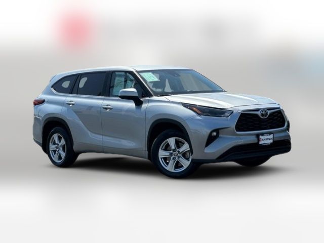 2023 Toyota Highlander LE