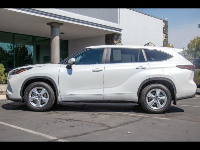 2023 Toyota Highlander LE