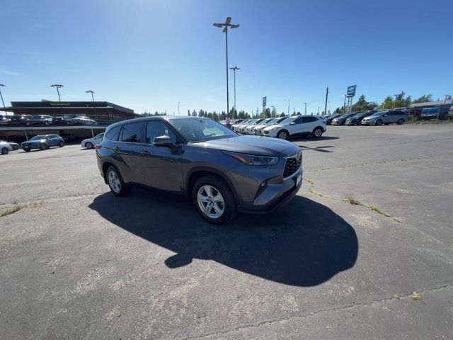 2023 Toyota Highlander LE