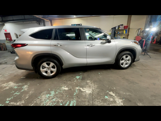 2023 Toyota Highlander LE