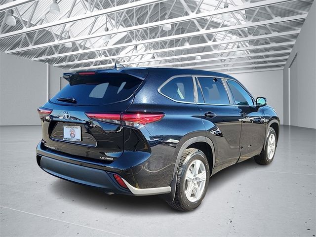 2023 Toyota Highlander LE