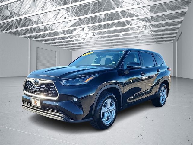 2023 Toyota Highlander LE