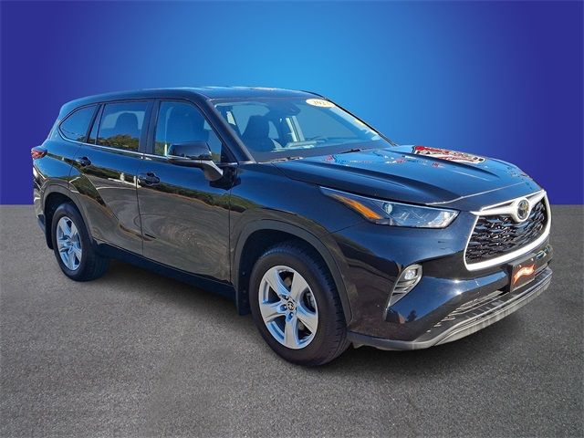 2023 Toyota Highlander LE