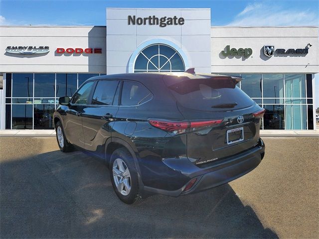 2023 Toyota Highlander LE