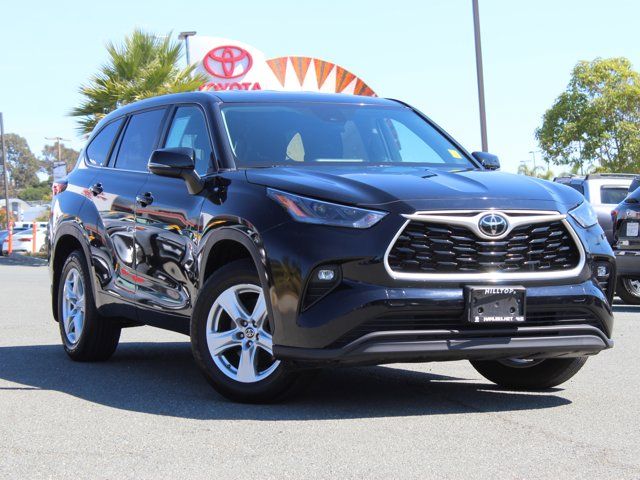 2023 Toyota Highlander LE