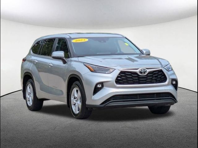 2023 Toyota Highlander LE