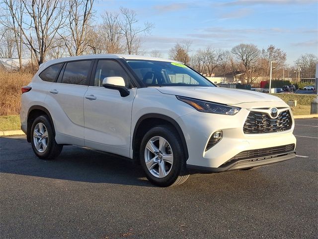 2023 Toyota Highlander LE