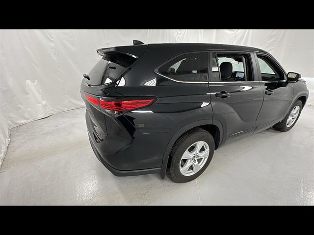 2023 Toyota Highlander LE