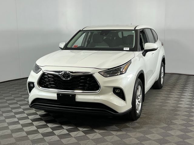 2023 Toyota Highlander LE