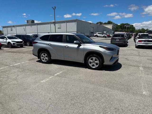 2023 Toyota Highlander LE