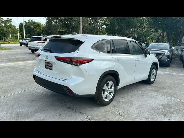 2023 Toyota Highlander LE