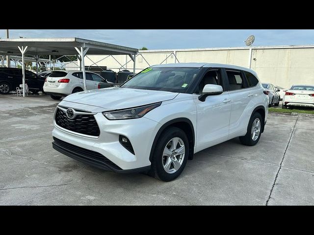 2023 Toyota Highlander LE