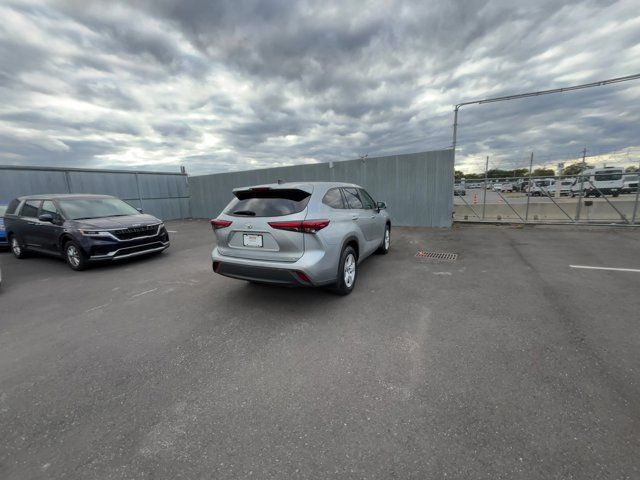 2023 Toyota Highlander LE