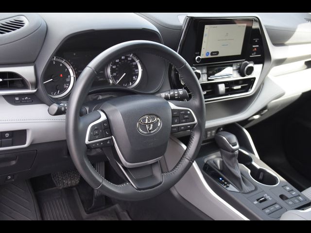 2023 Toyota Highlander LE