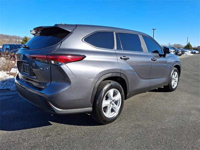 2023 Toyota Highlander LE