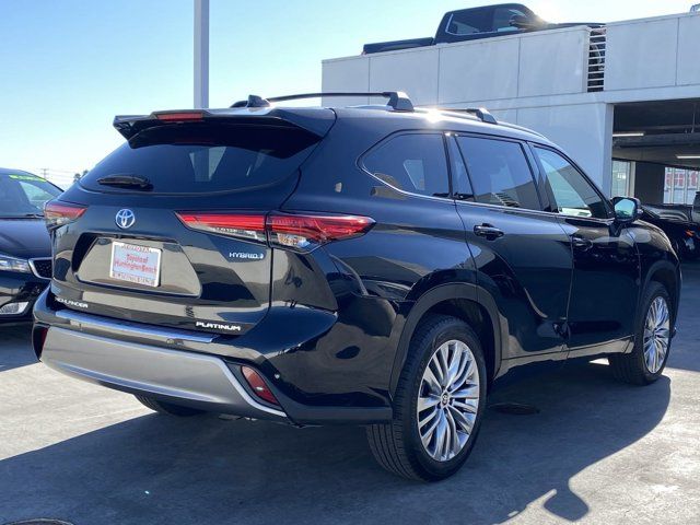 2023 Toyota Highlander Hybrid Platinum