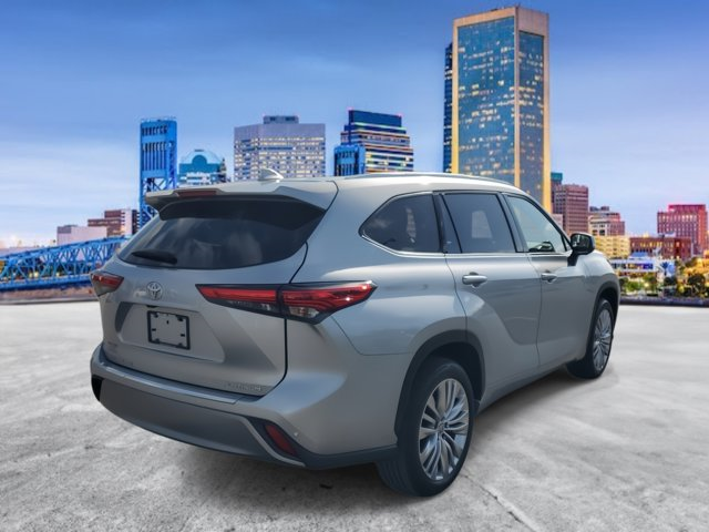 2023 Toyota Highlander Platinum