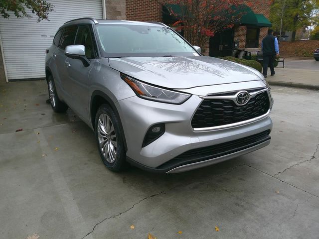 2023 Toyota Highlander Platinum