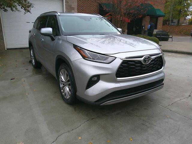 2023 Toyota Highlander Platinum