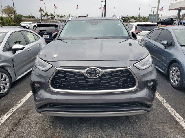 2023 Toyota Highlander Platinum