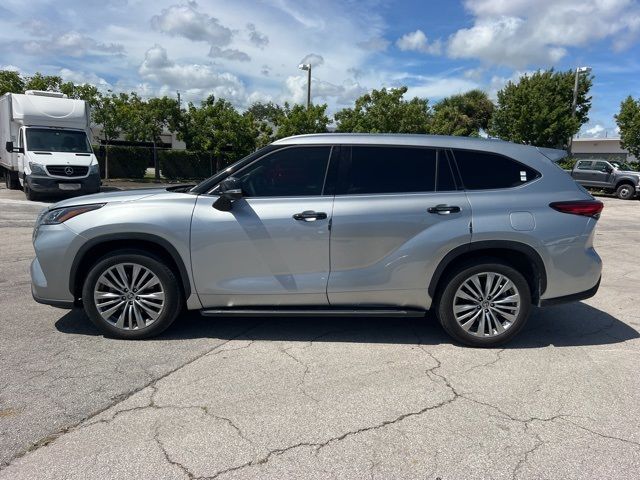 2023 Toyota Highlander Platinum