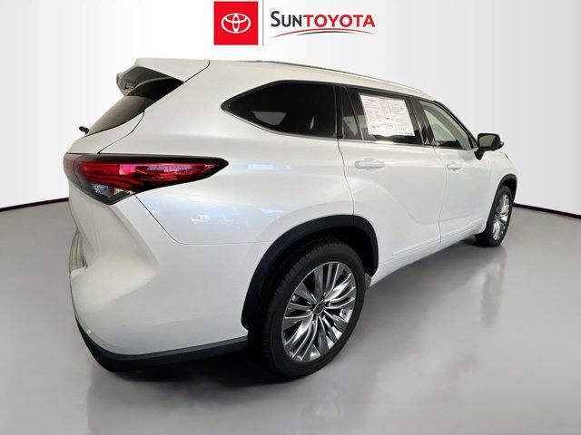 2023 Toyota Highlander Platinum