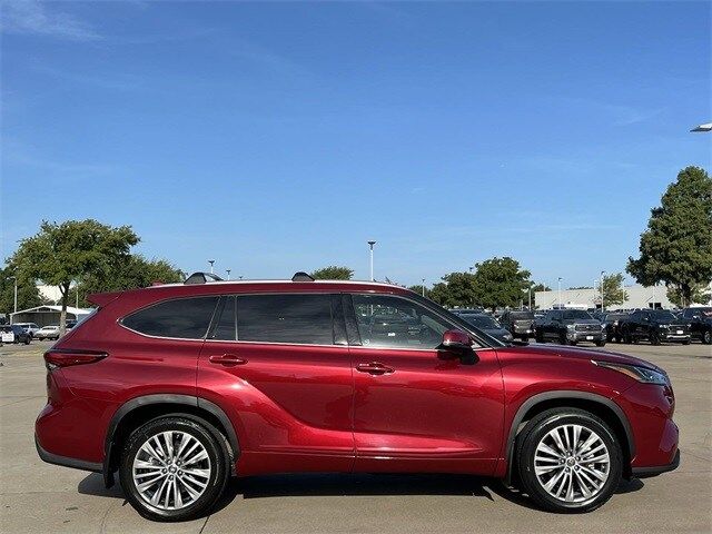 2023 Toyota Highlander Platinum