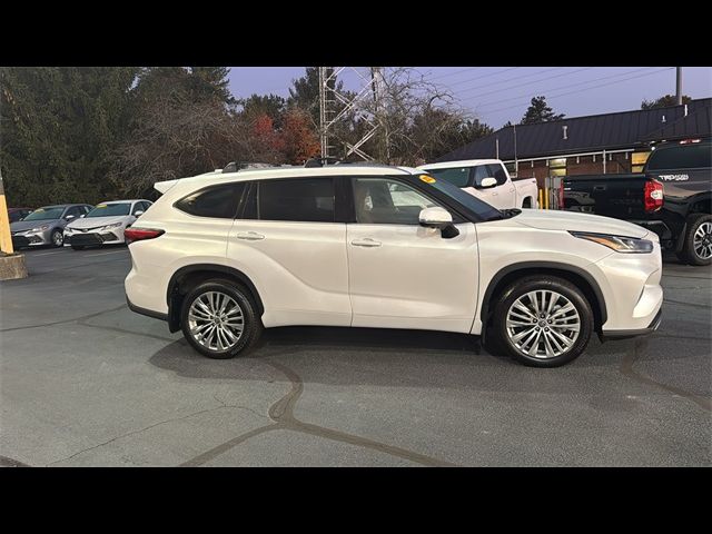 2023 Toyota Highlander Platinum