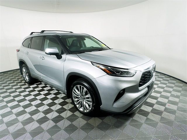 2023 Toyota Highlander Platinum