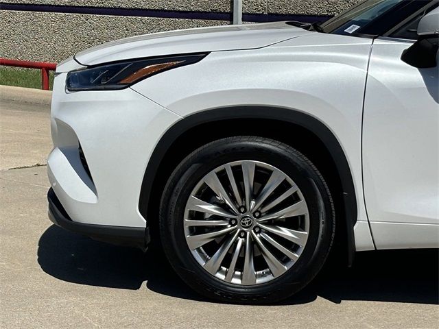 2023 Toyota Highlander Platinum